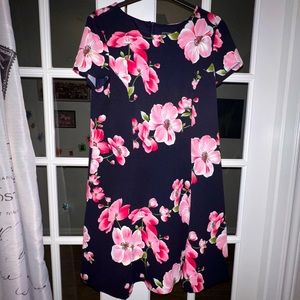 🟢 Navy Floral Dress